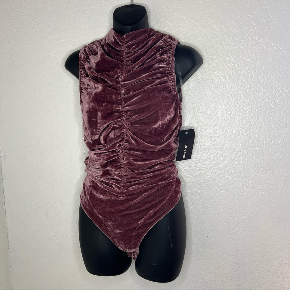 NWT Liz & Sara Dark Pink Velvet High Neck Sleeveless Snap Bodysuit, Jr. M
